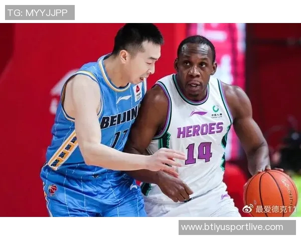 铁观音表现平平克莱全场手感冰凉仅得5分1篮板1助攻